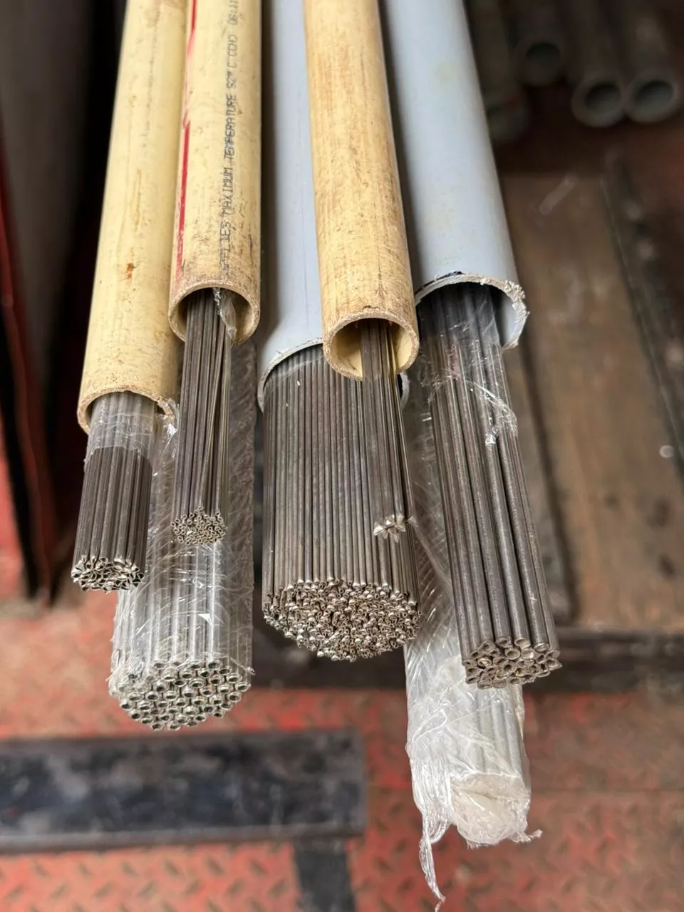 SS seamless tubes TP 304 grade stock and packing at Kamal Steels